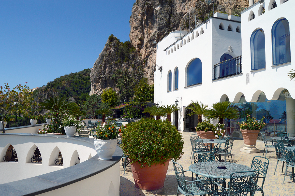 Amore A5 Stunning 5 Star Hotel With Private Chapel And Castle On The Beach Outside Amalfi Town 0581